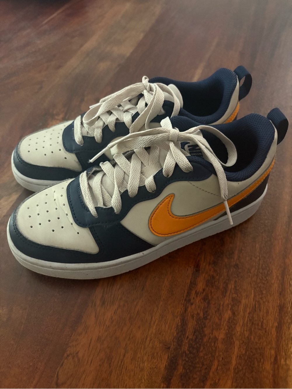 Nike Kid’s Low-Top Sneakers Size 4.5 youth
